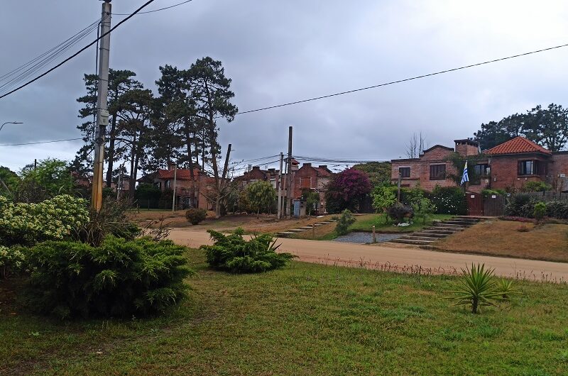 TERRENO CON FRENTE A 3 CALLES