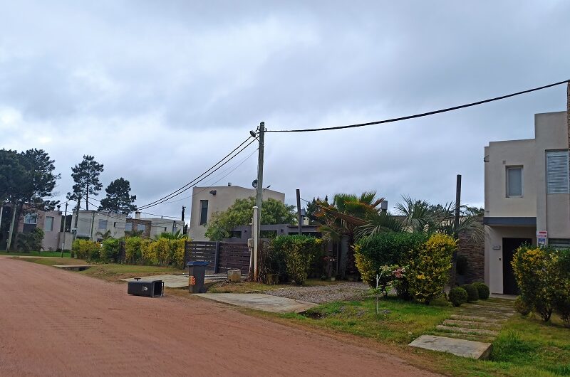 TERRENO CON FRENTE A 3 CALLES