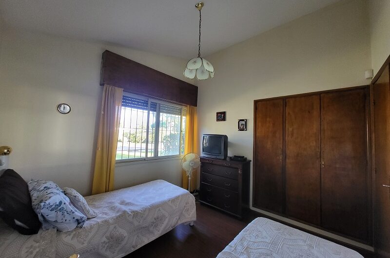 CHALET MUY BIEN UBICADO, EN IMPECABLE ESTADO