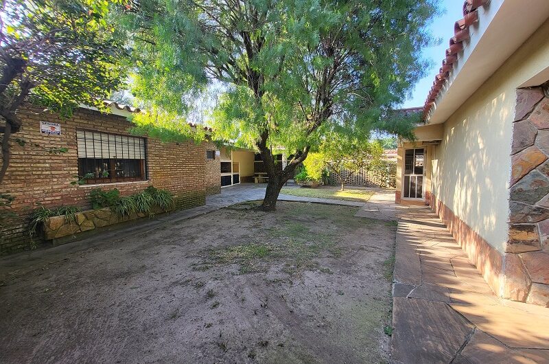CHALET MUY BIEN UBICADO, EN IMPECABLE ESTADO