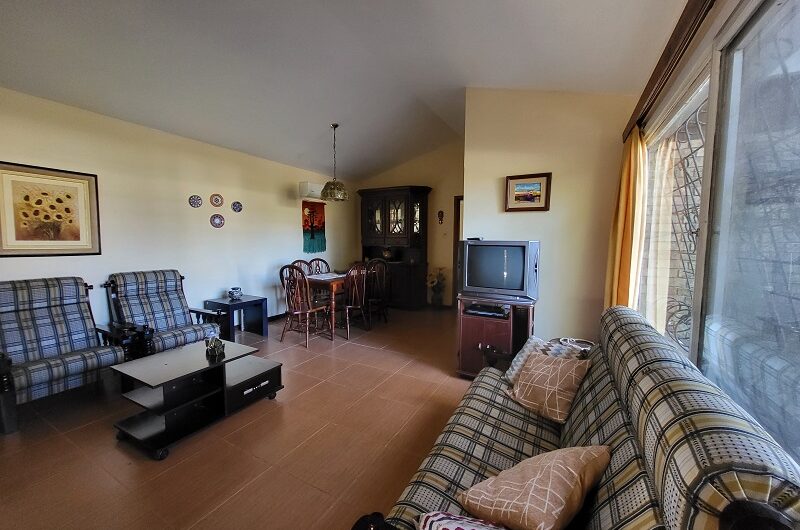 CHALET MUY BIEN UBICADO, EN IMPECABLE ESTADO