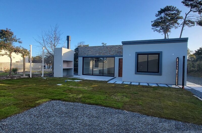 ESTRENE , BUENA EDIFICACION  Y MUY SEGURA