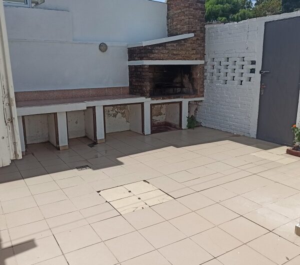 ACTUALMENTE ARRENDADA , SOBRE AVENIDA PRINCIPAL