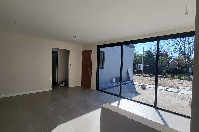 ESTRENE , BUENA EDIFICACION  Y MUY SEGURA