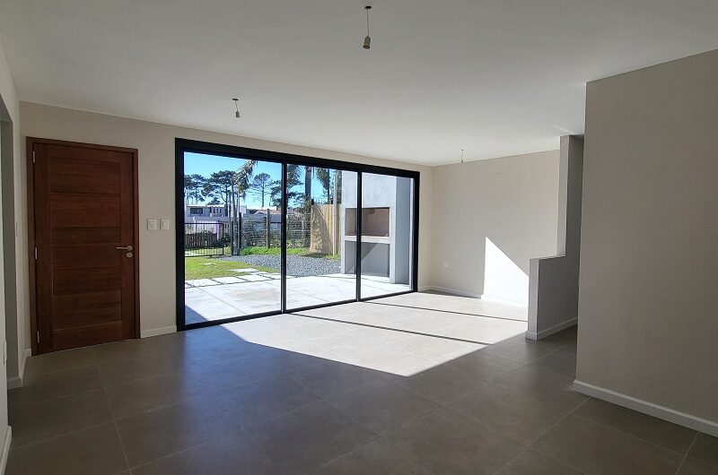 ESTRENE HERMOSA CASA EN UNA PLANTA