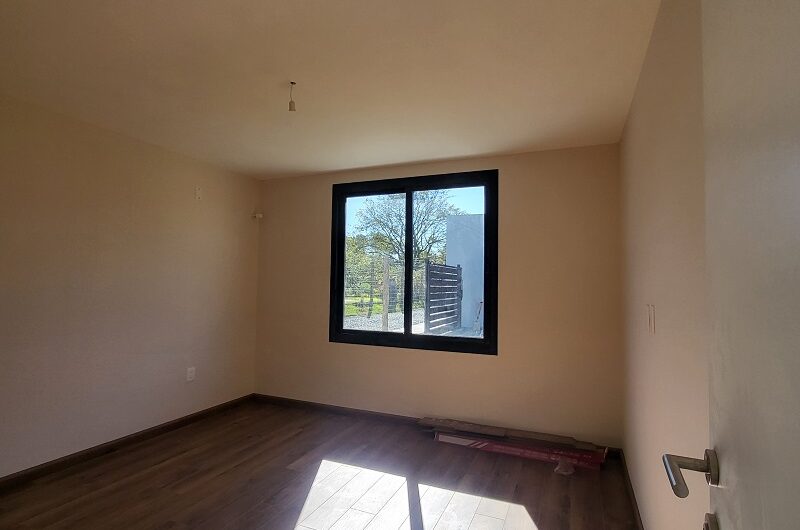 ESTRENE , BUENA EDIFICACION  Y MUY SEGURA