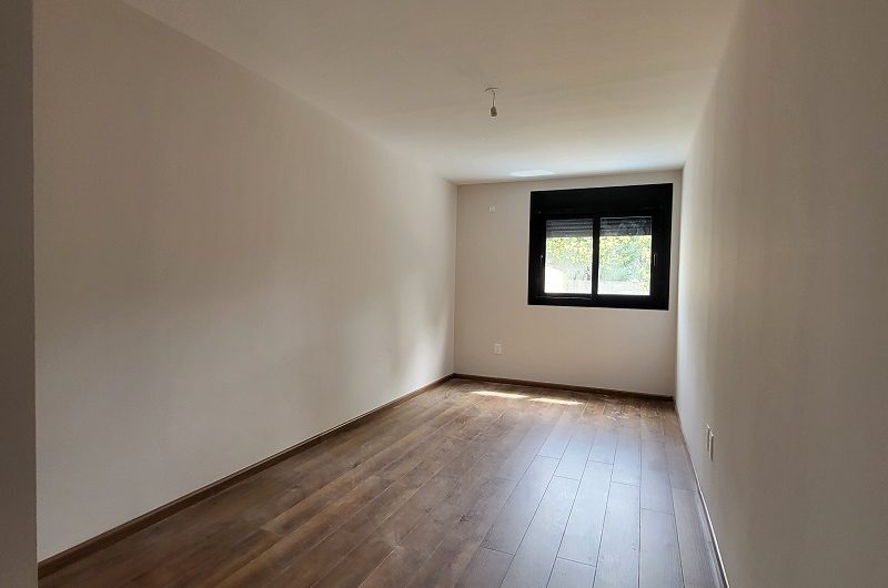 EN INMEJORABLE UBICACION, CASA CON JARDIN Y FONDO