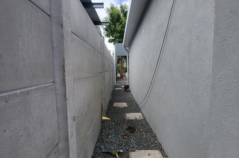 EN INMEJORABLE UBICACION, CASA CON JARDIN Y FONDO