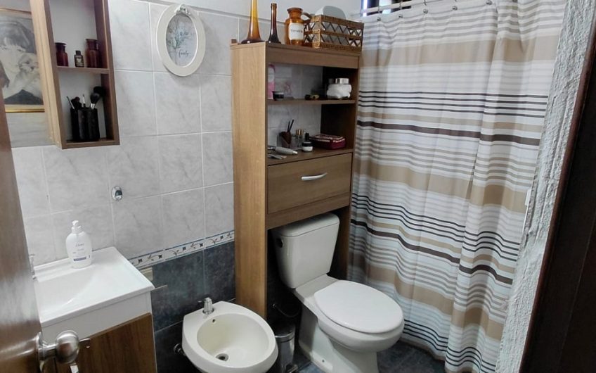 CHALET EN IMPECABLE ESTADO , PARA ENTRAR A VIVIR