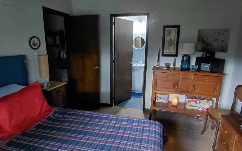 CHALET EN IMPECABLE ESTADO , PARA ENTRAR A VIVIR