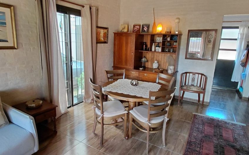 CHALET EN IMPECABLE ESTADO , PARA ENTRAR A VIVIR