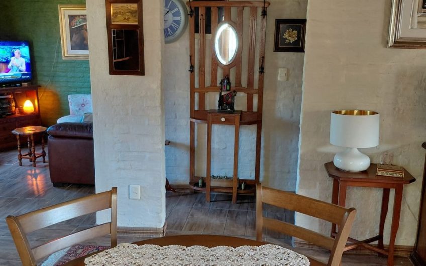 CHALET EN IMPECABLE ESTADO , PARA ENTRAR A VIVIR