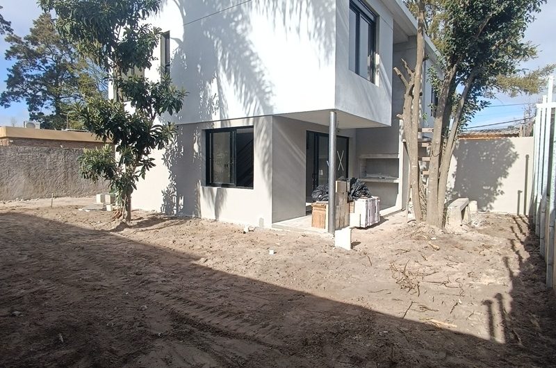 ESTRENE HERMOSAS CASAS , PROXIMO A LA PLAYA